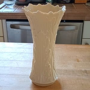 Lenox Woodland vase, ivory china, EUC